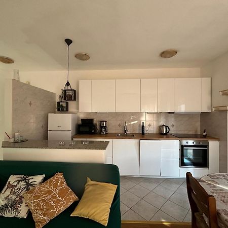 Apartman Petra Каштела Экстерьер фото