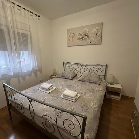 Apartman Petra Каштела Экстерьер фото