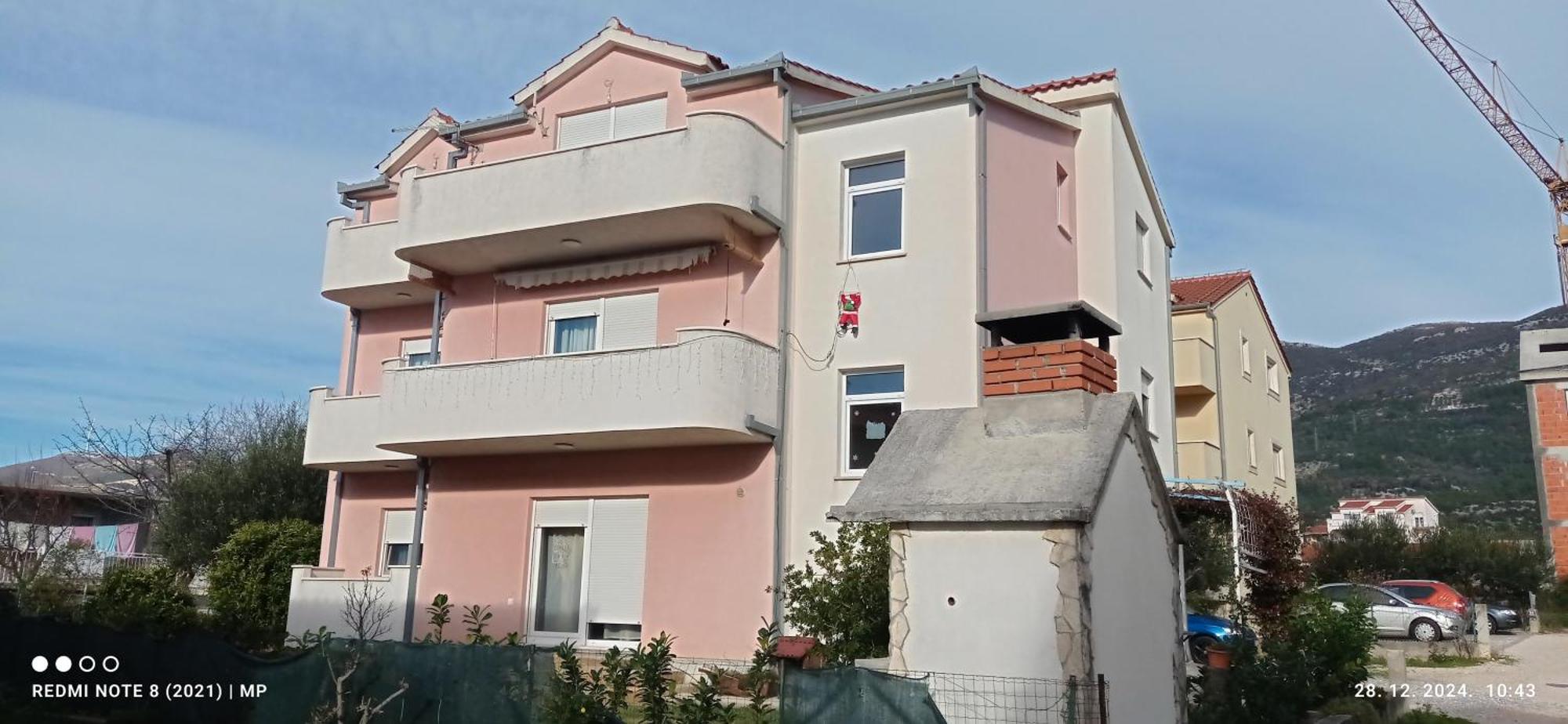 Apartman Petra Каштела Экстерьер фото